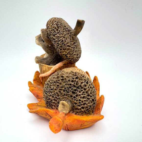 Charming Tails Caps Off To You Silvestri Mouse Figurine Autumn Leaf Acorn Design - Picture 6 of 8